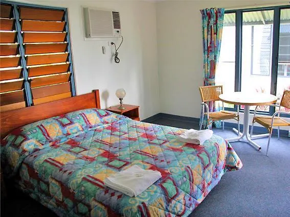 Tin Can Bay Budget Accommodation